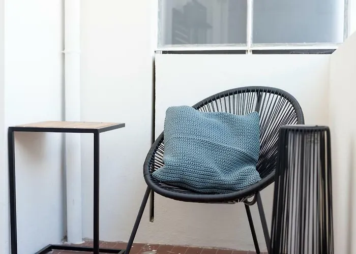 Lovelystay - Genuine Bonfim Balcony Flat アパート ポルト