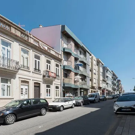 Lovelystay - Genuine Bonfim Balcony Flat *