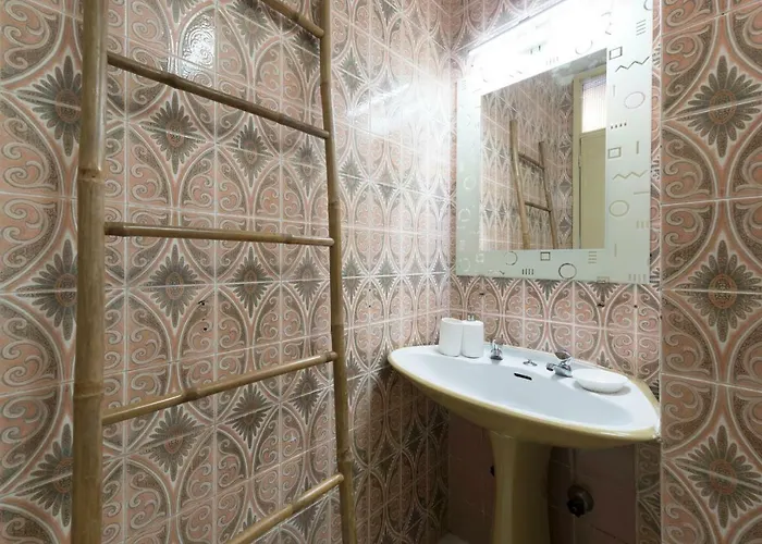 Lovelystay - Genuine Bonfim Balcony Flat * Porto